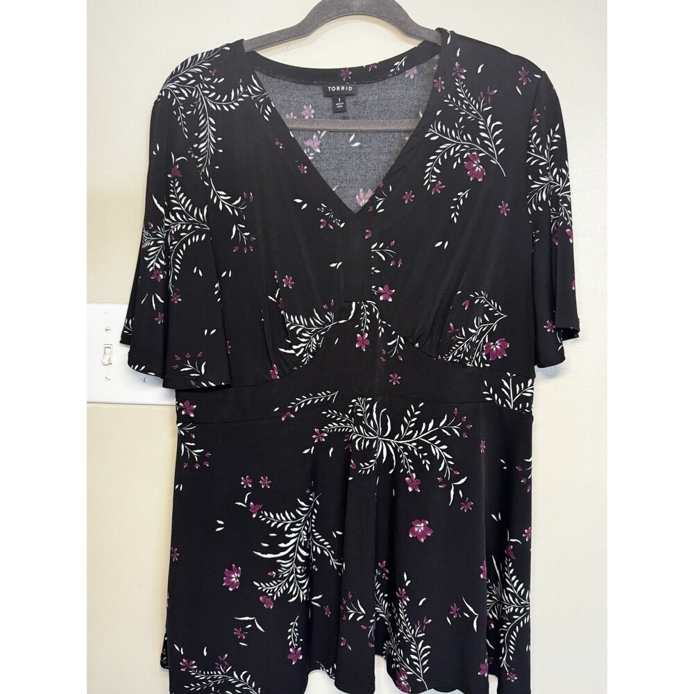Torrid Women's Plus 1X Black/Purple/White Floral V-Neck Fit & Flare Dress